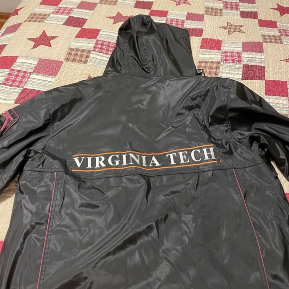 VT collegiate licensed product XL jacket - Picture 3 of 4